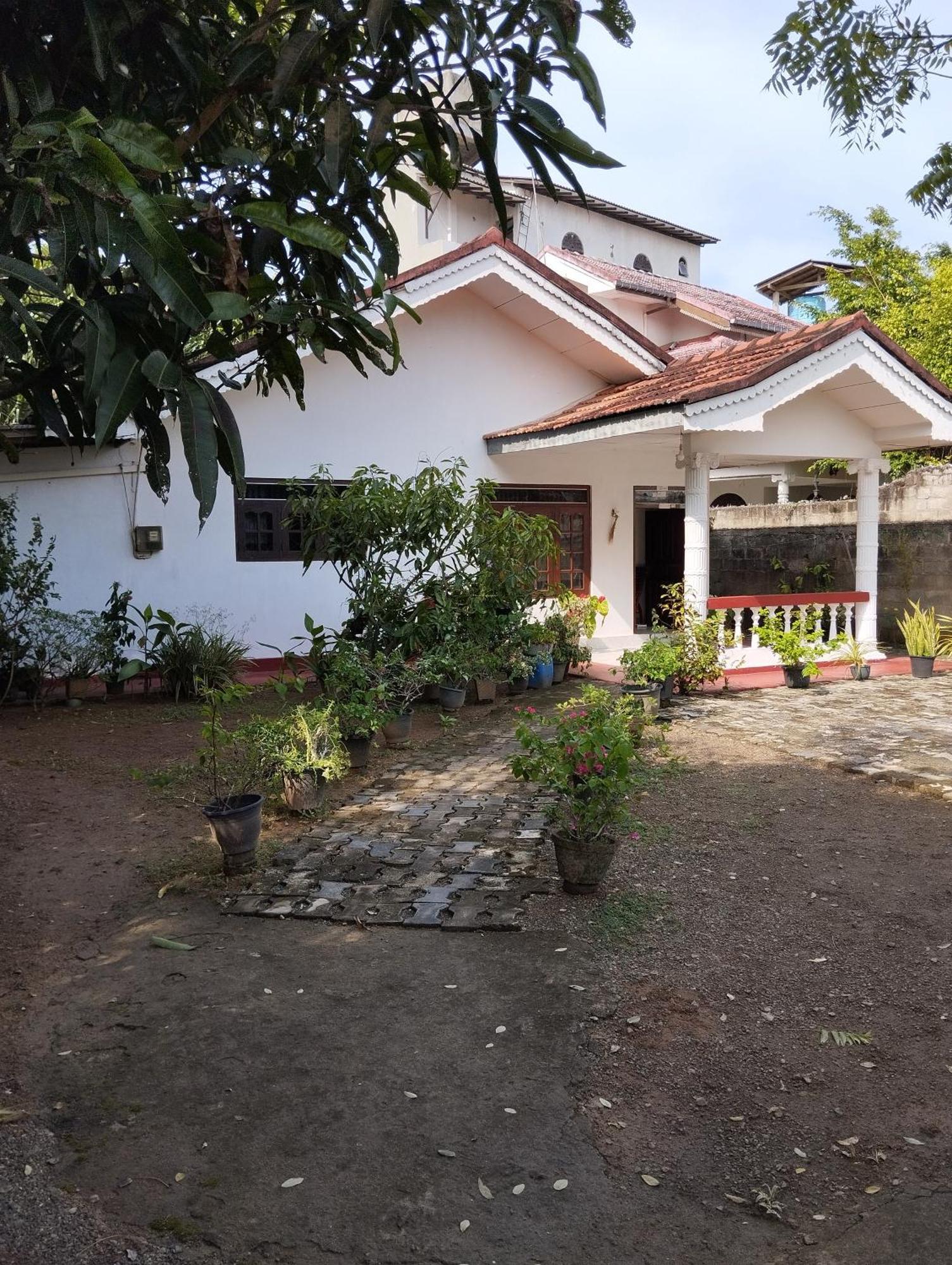 Mirissa White House Exterior foto