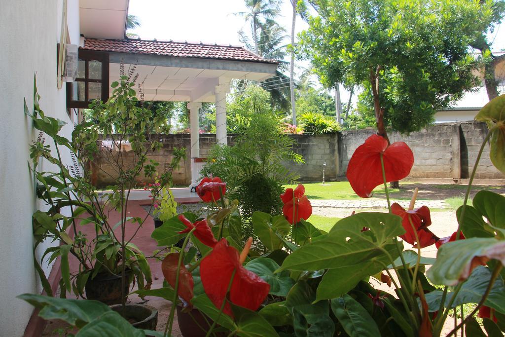 Mirissa White House Exterior foto